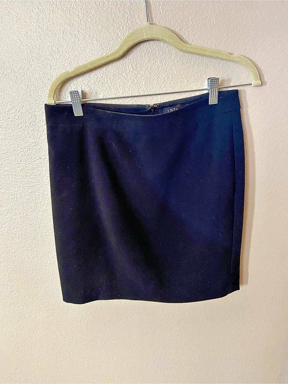 1.STATE Women's Mini Skirt in Black Size 6 Like New